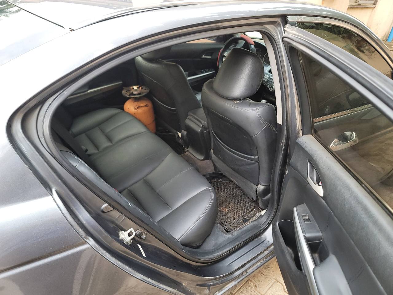 A picture of Car sale