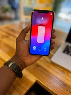 A picture of iPhone 11plain