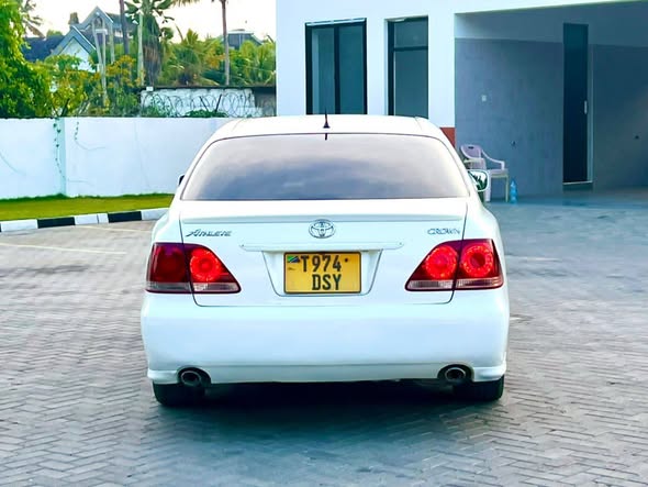 A picture of PRICE 13 5M TOYOTA CROWN ENGINE 4GR FSE YEAR 2006
