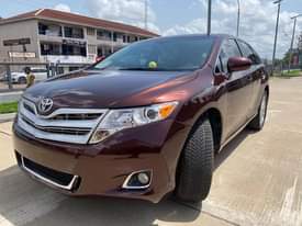 A picture of Toyota venza 2010 neatly used very affordable