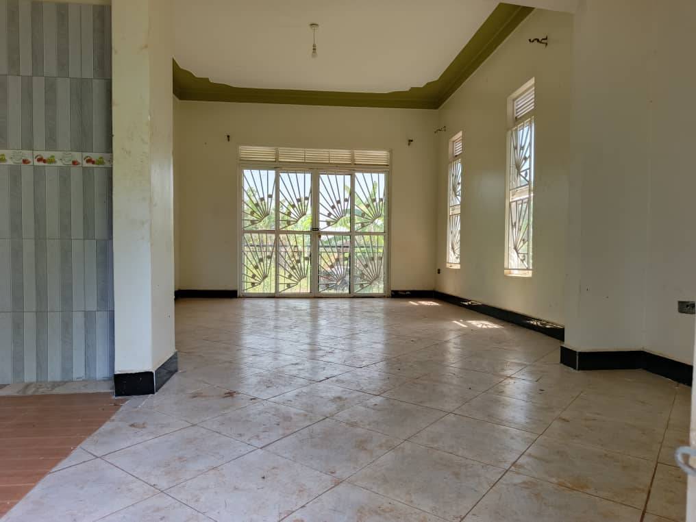 A picture of HOUSE FOR SALE