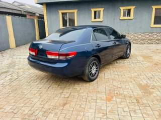 A picture of Honda Accord 2004