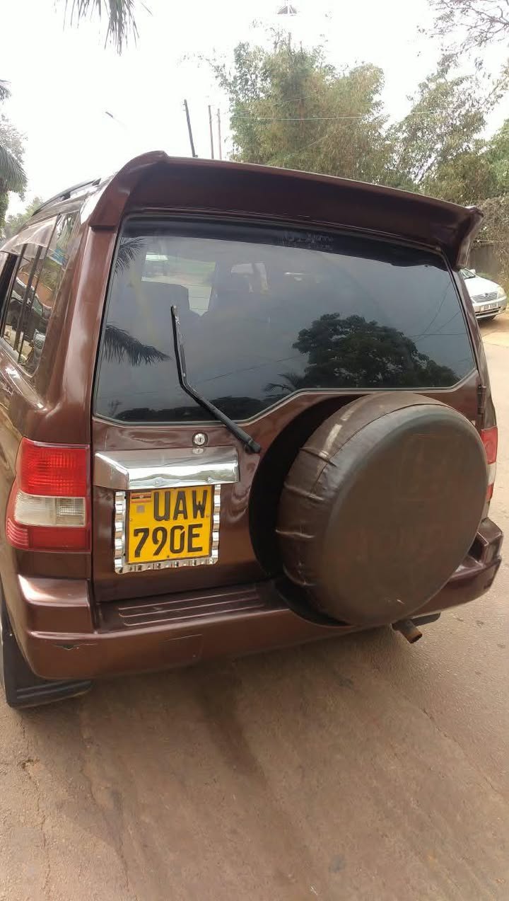 A picture of Mitsubishi pajero