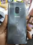 A picture of Galaxy s9 Dual sim uses 2 simcards