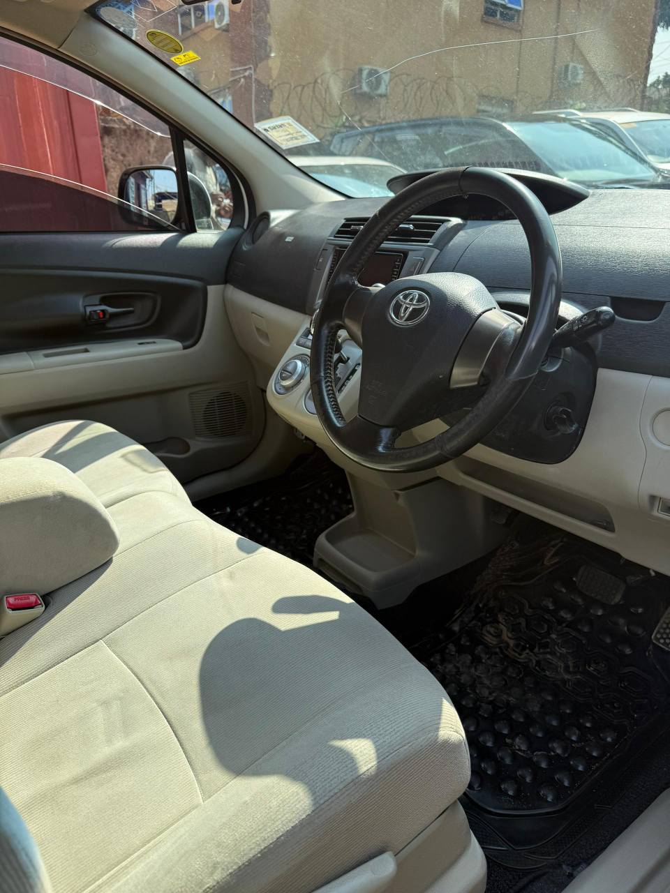 A picture of PASSO SETTLE 7 Seater Fuel saving Cream Clean interior 0775317314