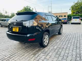 A picture of TOYOTA HARRIER