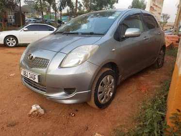 A picture of Toyota vitz 2006 model 1300cc 18.5 million Call 0757953488