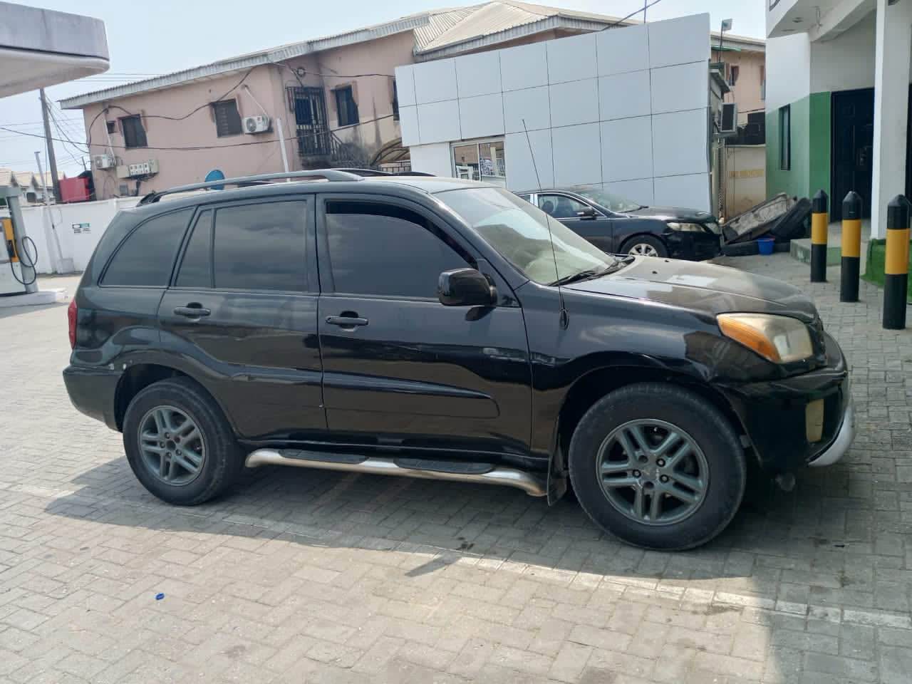 A picture of Toyota RAV4 2002