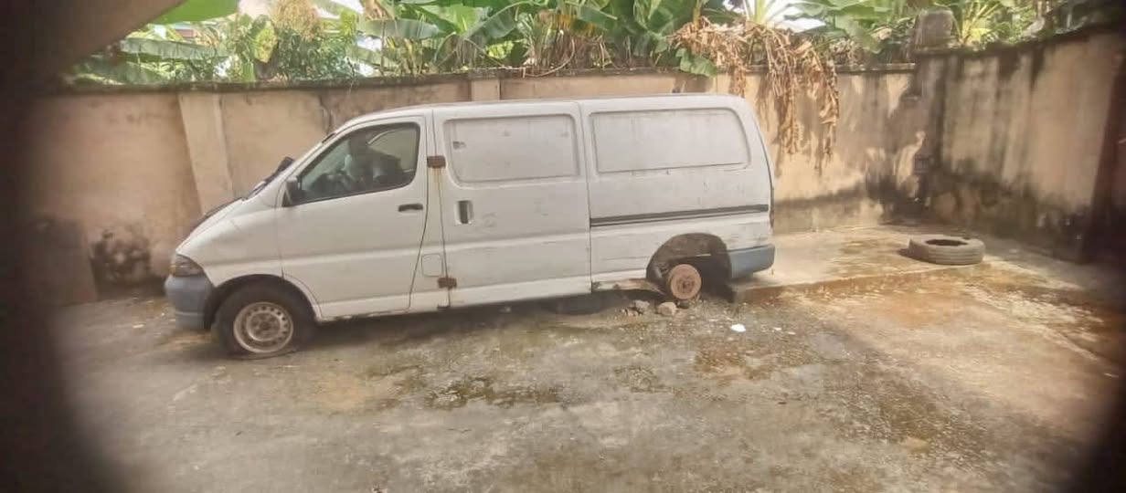 A picture of Toyota hiace