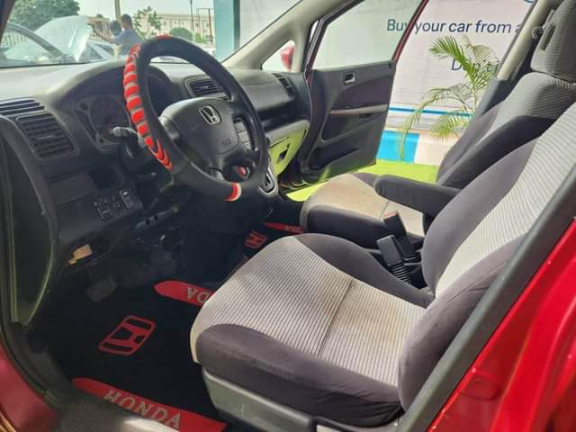 A picture of 2 7m CLEAN GRADE A 7 SEATER UNREGISTERED Honda Stream