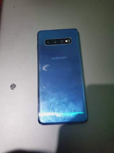 A picture of Samsung s10