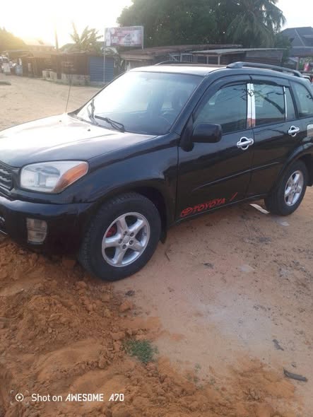 A picture of 2003 Toyota RAV4