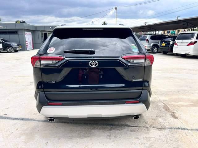 A picture of Toyota harrier new model