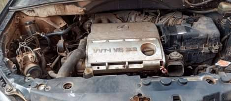 A picture of 2003 LEXUS 330
