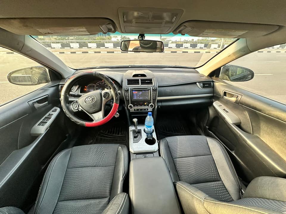 A picture of 2014 TOYOTA CAMRY SE
