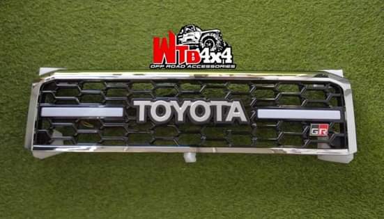 A picture of Land Cruiser 79 show grill