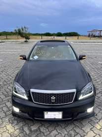 A picture of Toyota crown