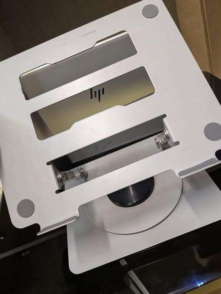 A picture of ALLUMUNIUM LAPTOP STAND