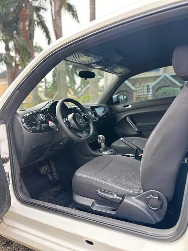 A picture of 2013 Volkswagen Beetle