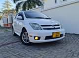A picture of Toyota Ist Year 2005 Cc 1290 Km 88144 Colour Pearly