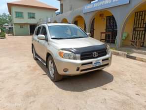 A picture of Toyota Rav 4 2006 Model available for sale at Ibadan