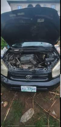 A picture of Toyota rav4 04