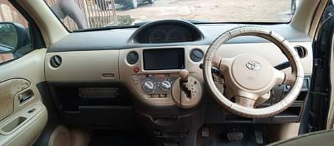 A picture of Toyota sienta