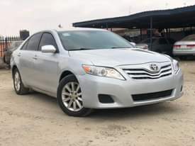 A picture of Toyota Camry LE 2010 model