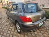 A picture of DISTRESS SALE PEUGEOT 307 automatic Ac compressor needs attention only