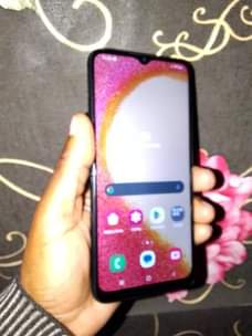 A picture of SAMSUNG A04E