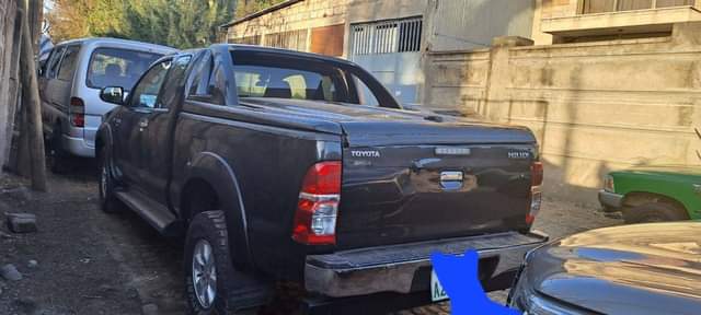 used toyota hilux