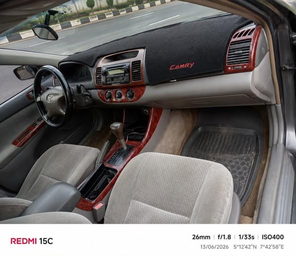 A picture of 2004 Toyota Camry 2004