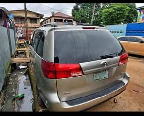 A picture of Toyota Sienna 05 Engine and Gear is perfect Ac needs