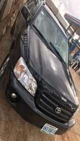 A picture of Very clean Toyota Highlander 04 partly first body pan Barely