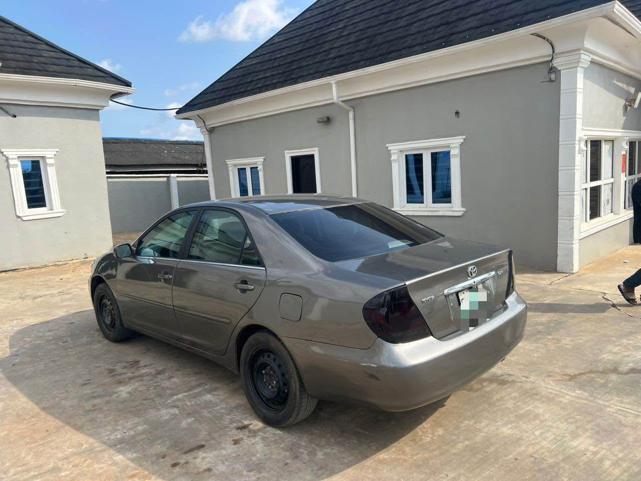 A picture of EXTREMELY CLEAN REGISTERED TOYOTA CAMRY LE 2006 MODEL FLASHED ON