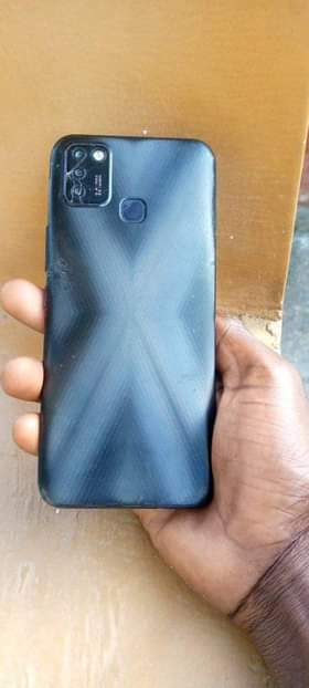 A picture of Imfinix hot 10 lote