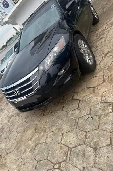 A picture of Honda crosstour 2010