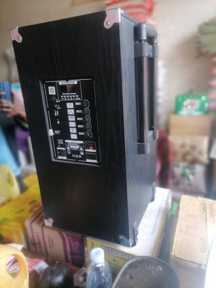 A picture of Computer full set 350000 sound speaker 180000
