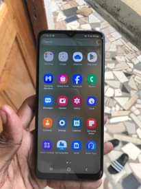 A picture of SAMSUNG GALAXY A12