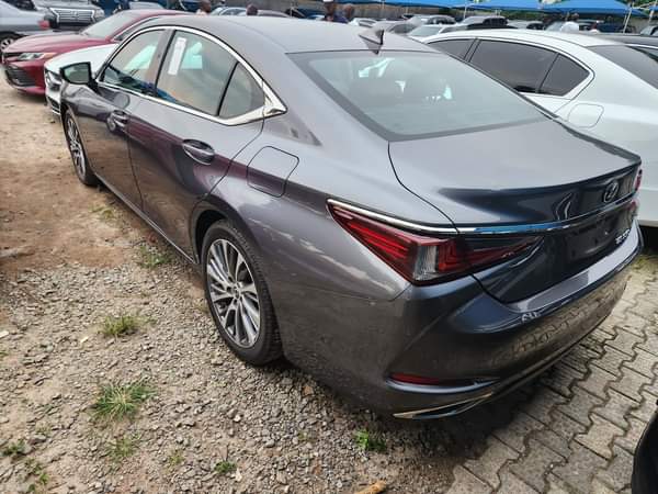 A picture of 2019 Lexus ES350 for Sale Price 69 500 000 Location