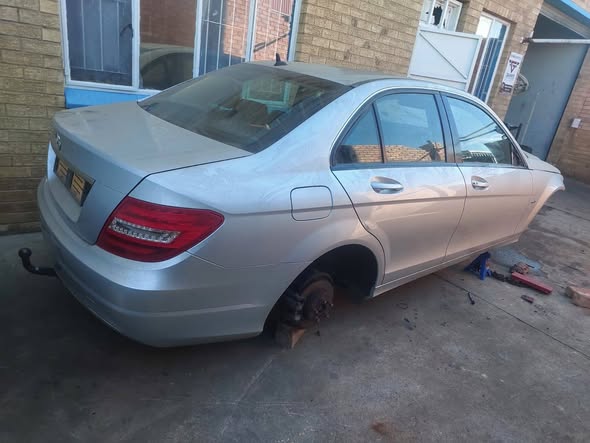 mercedes benz c180