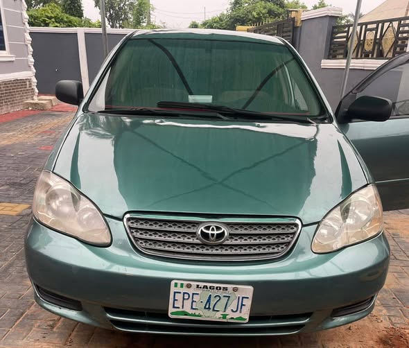 A picture of Toyota corolla 2005
