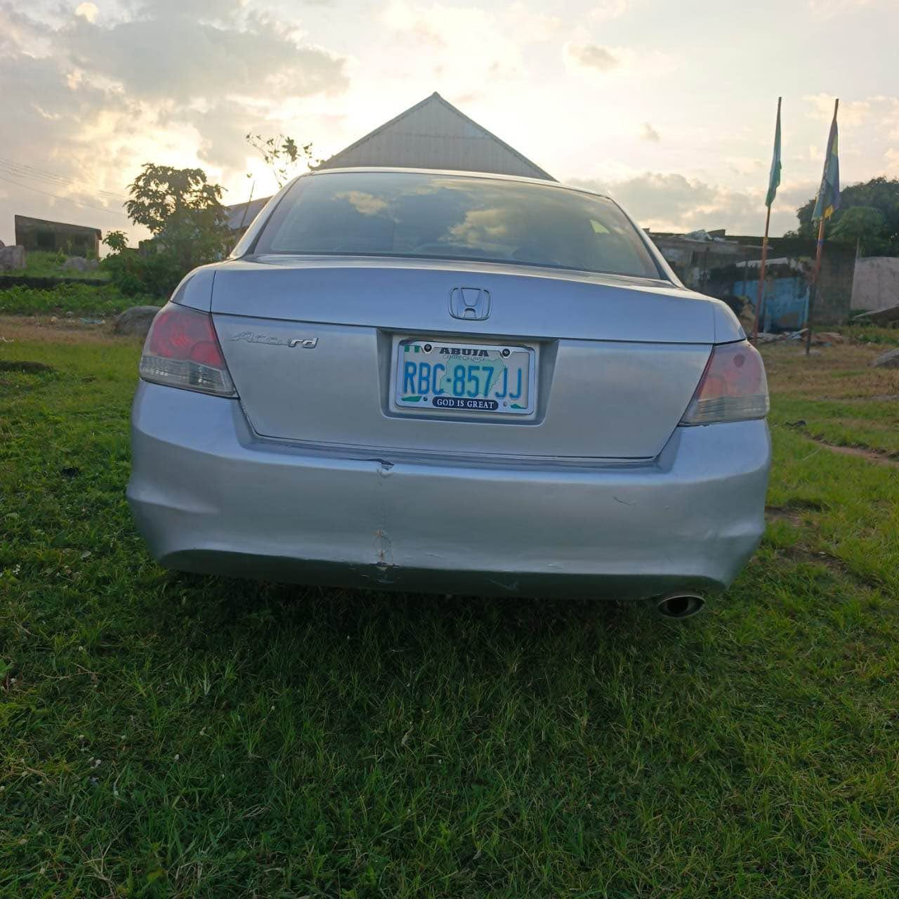 A picture of DISTRESS HONDA ACCORD 2010 SHARP SYSTEM AC NEED ATTENTION PRICE
