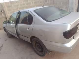 A picture of 2000 Nissan Primera 2000