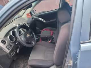 A picture of Toyota Matrix 04