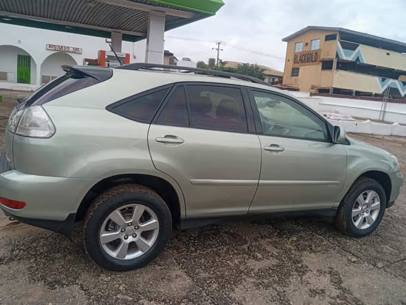 A picture of 2006 Lexus Rx330