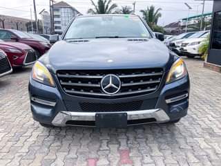 A picture of 2015 MERCEDES BENZ GLK350