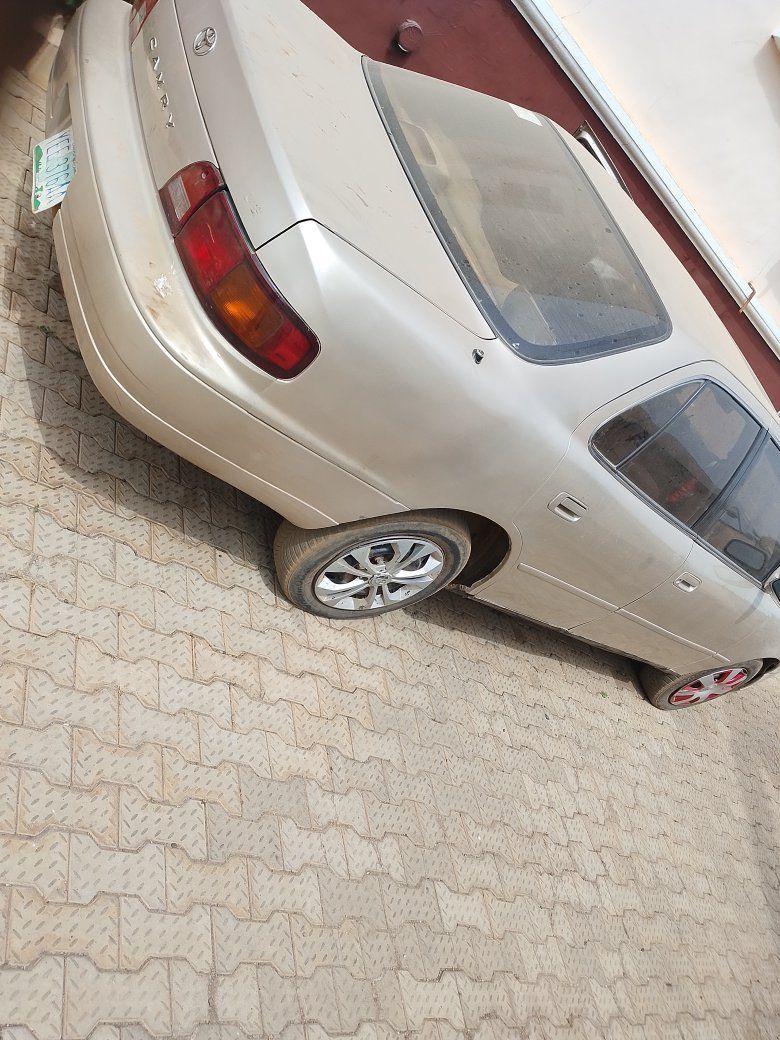 A picture of Toyota Camry orobo