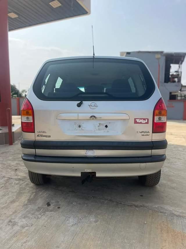 A picture of Brand Opel Model zafira 1.6. 4plug Year 2004 Toks Amount
