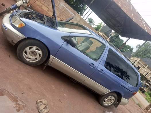 A picture of Toyota sienna available for sale Engine and gear box is